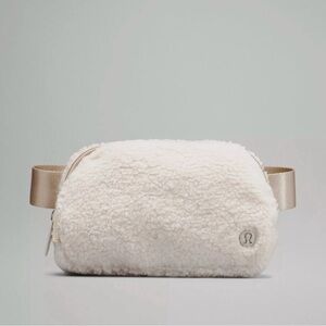 Lululemon white and cream sherpa belt bag. Excellent like new condition.